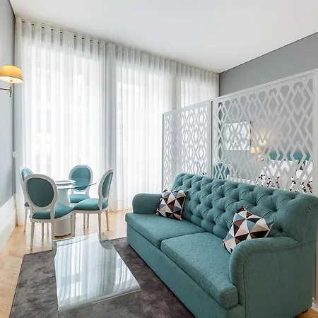 Mouzinho By Near 2* Porto